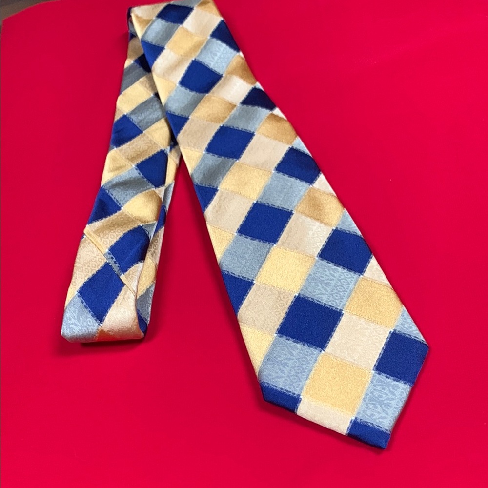 Bugatchi silk tie!!